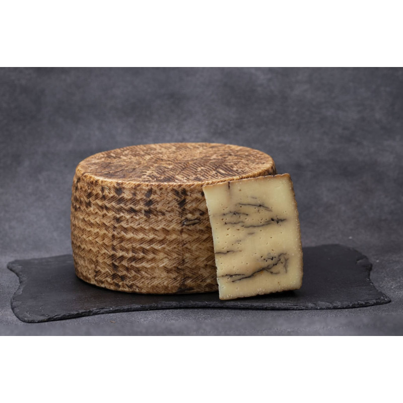 QUESO PURO DE OVEJA CON AJO NEGRO CUÑA 800GR